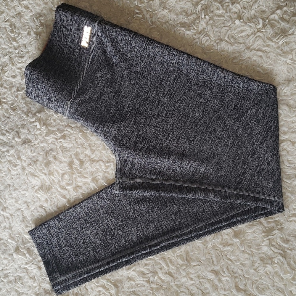 Victorias Secret Pink Ultimate Yoga Gray Black Medium nwt - Picture 8 of 8